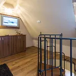 Stroma 4 *
