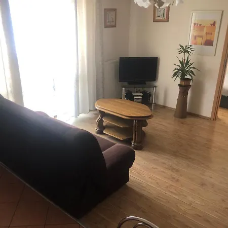Apartament Stroma 4 *