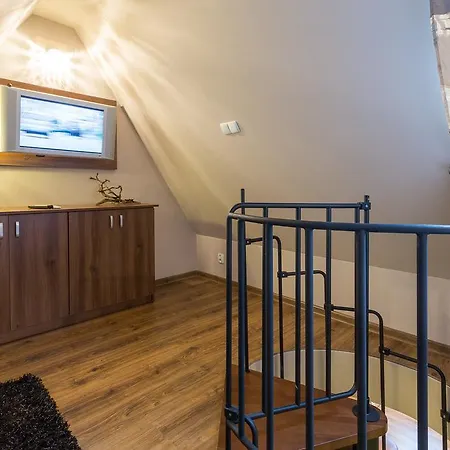Stroma 4 *